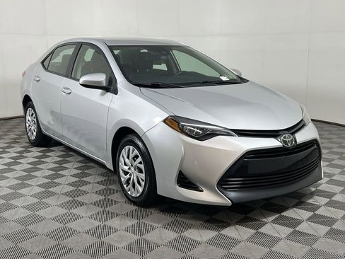 Used 2019 Toyota Corolla LE image 2