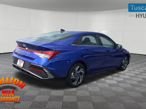 Used 2025 Hyundai Elantra SEL FWD image 8