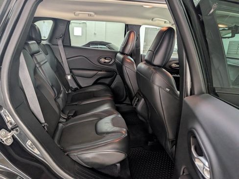 Used 2016 Jeep Cherokee Trailhawk w/ Trailer Tow Group image 16