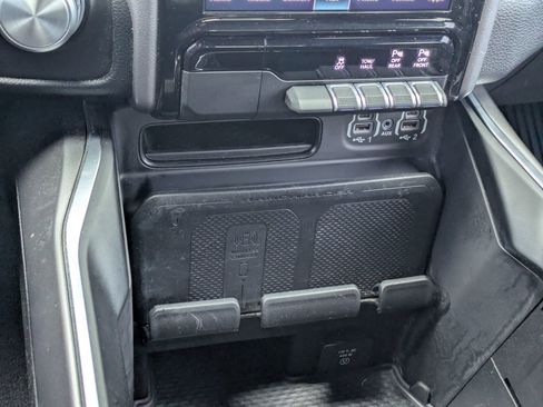 Used 2022 RAM 1500 Laramie AWD/4WD image 22