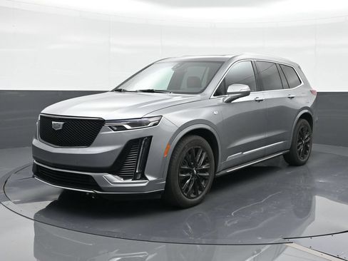 Used 2024 Cadillac XT6 Luxury FWD image 1