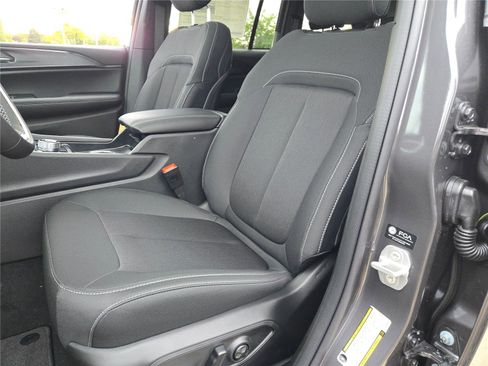 New 2025 Jeep Grand Cherokee Laredo w/ MOPAR Finishing Package image 27