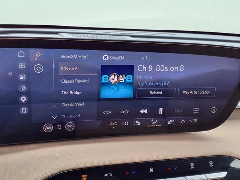 Used 2026 Buick Enclave Preferred AWD/4WD image 8