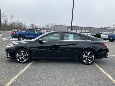 Used 2023 Hyundai Elantra Limited image 27
