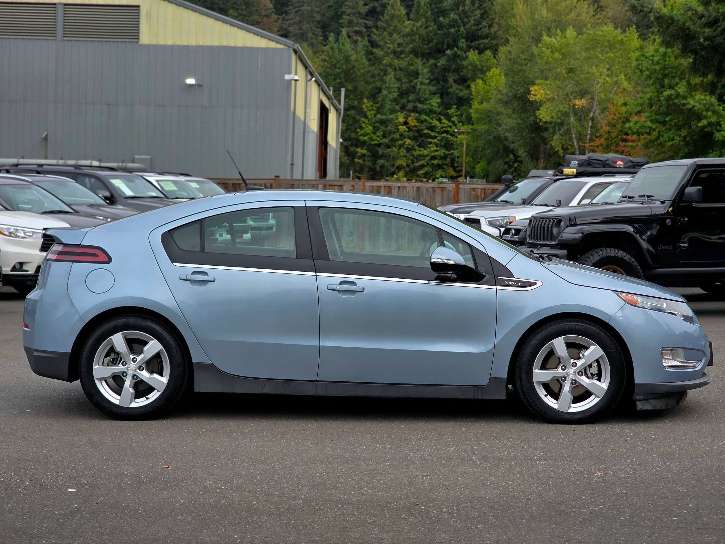 Used 2013 Chevrolet Volt FWD image 17