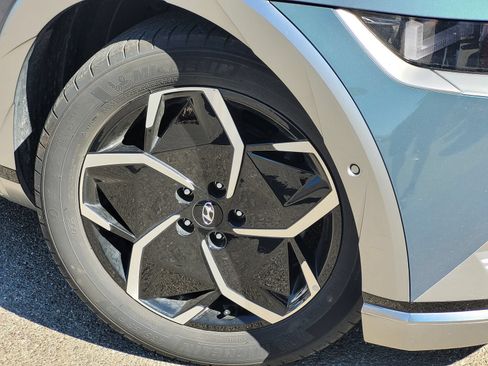 Certified 2024 Hyundai Ioniq 5 Limited RWD image 3