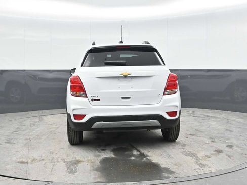 Used 2019 Chevrolet Trax LT w/ LT Convenience Package FWD image 9