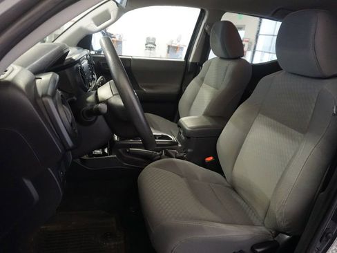Used 2021 Toyota Tacoma SR AWD/4WD image 13