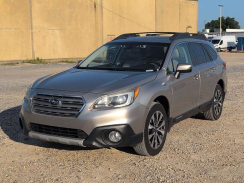 Used 2017 Subaru Outback 2.5i Limited AWD/4WD image 10
