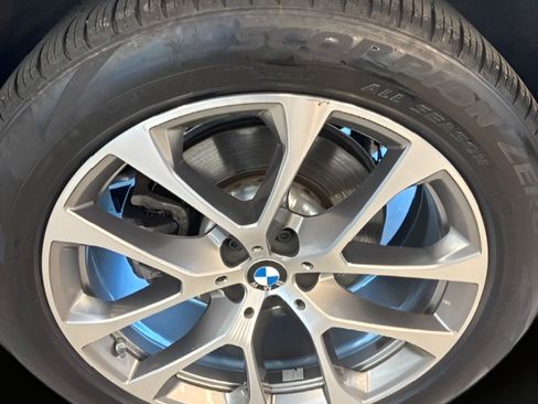 Used 2025 BMW X5 xDrive40i w/ Premium Package AWD/4WD image 6
