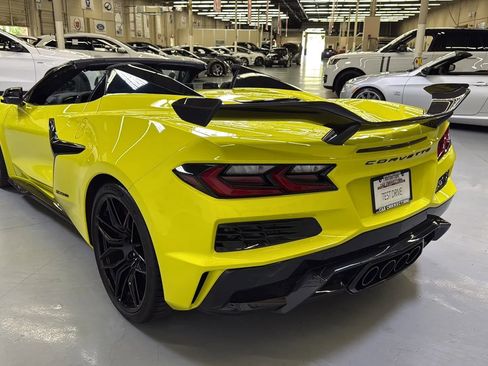 Used 2024 Chevrolet Corvette Z06 w/ Z07 Performance Package RWD image 9