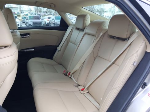 Used 2016 Toyota Avalon Limited image 34