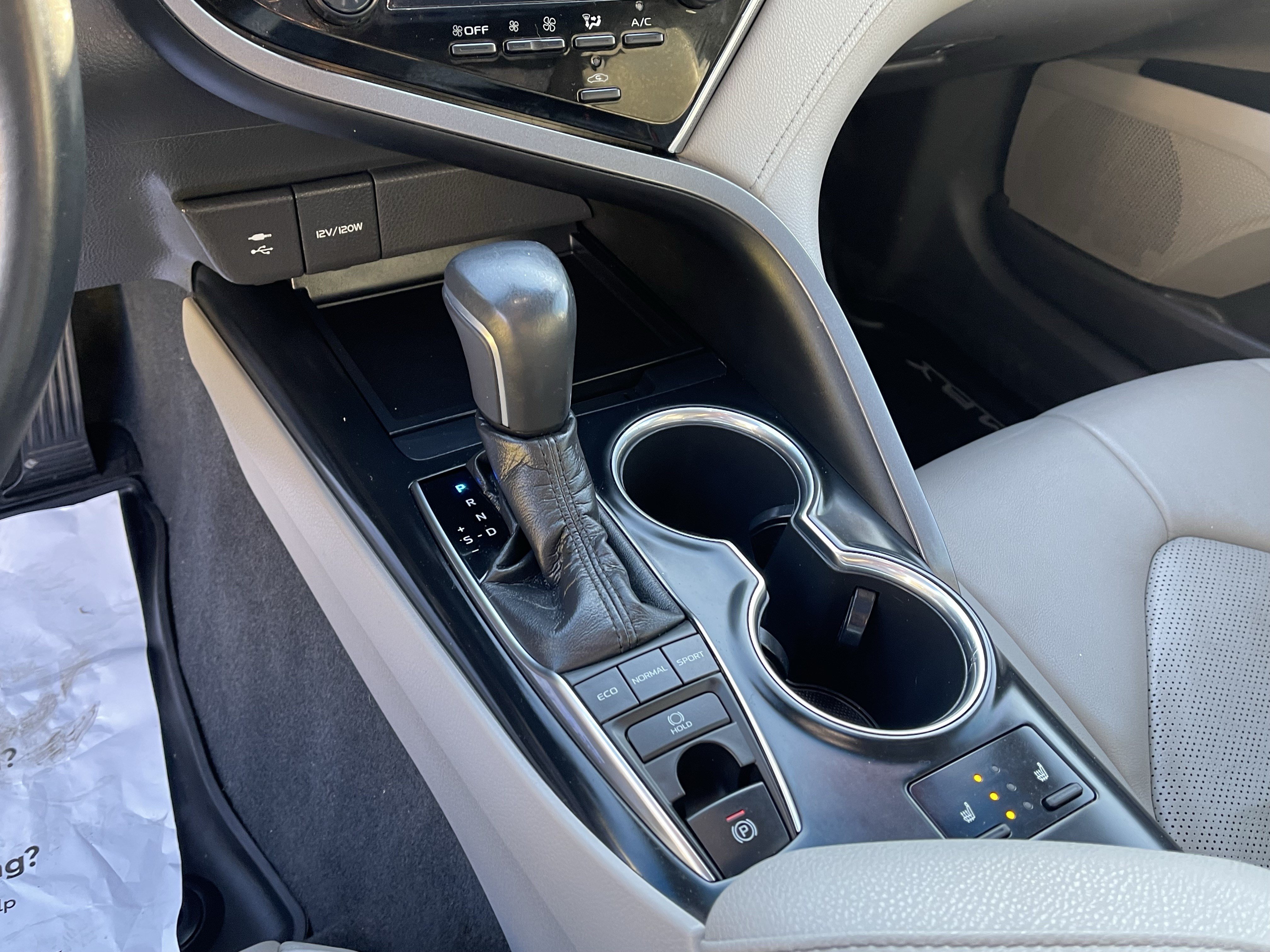 Used 2018 Toyota Camry XSE FWD image 22
