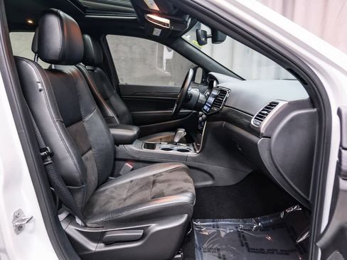 Used 2020 Jeep Grand Cherokee Altitude image 18