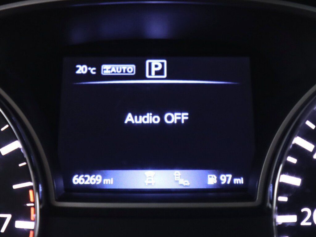 Used 2017 Nissan Pathfinder Platinum AWD/4WD image 14