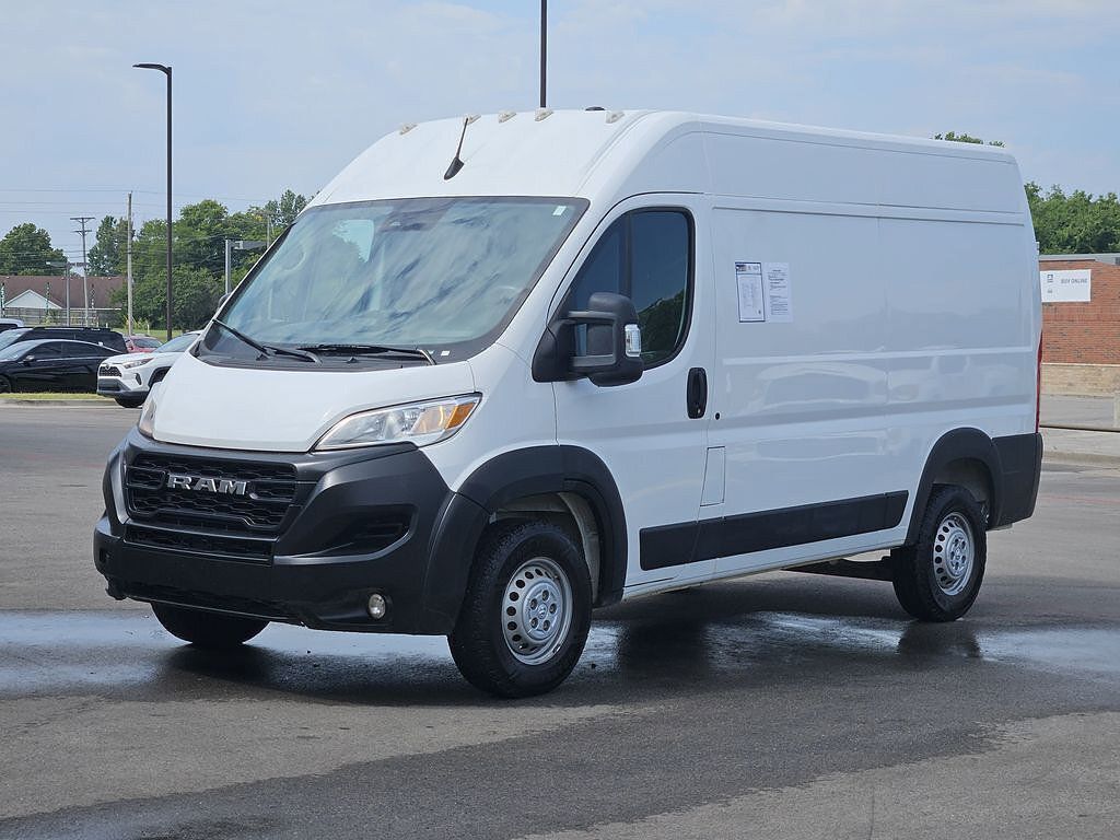Used 2024 RAM ProMaster 2500 w/ Convenience Group FWD image 2