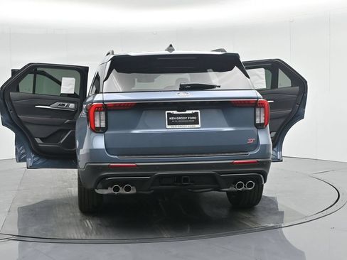 Used 2025 Ford Explorer ST w/ Sun And Sound Package AWD/4WD image 36