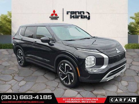 Used 2024 Mitsubishi Outlander SE image 12