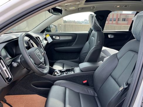 New 2026 Volvo XC40 B5 Plus w/ Protection Package Premier image 10