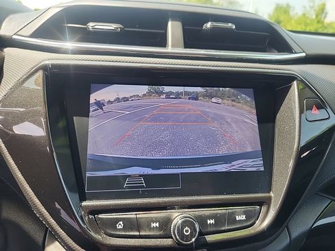 Used 2021 Chevrolet TrailBlazer LT w/ Sun and Liftgate Package FWD image 24