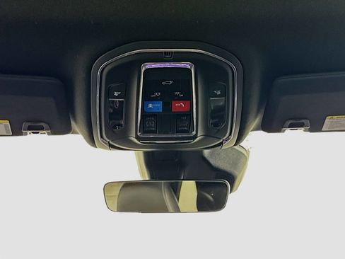 New 2025 Jeep Grand Cherokee Altitude image 24