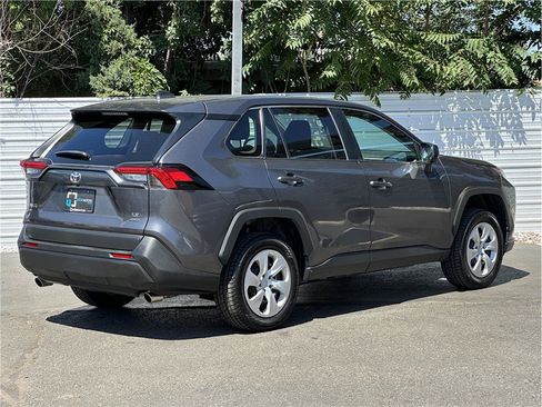 Used 2024 Toyota RAV4 LE AWD/4WD image 10