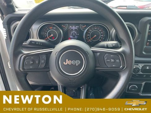 Used 2022 Jeep Wrangler Unlimited Sport AWD/4WD image 13