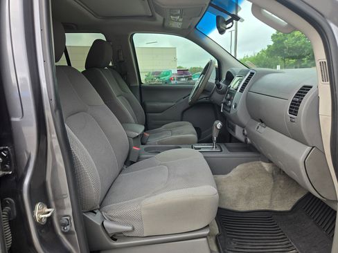 Used 2017 Nissan Frontier SV w/ SV Value Truck Package image 27