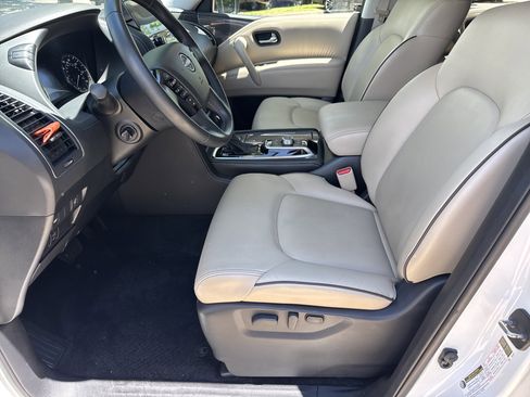 Used 2021 Nissan Armada SV w/ SV Appearance Package RWD image 9