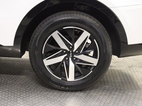 Used 2023 Kia Sorento S w/ Panoramic Sunroof Package FWD image 17
