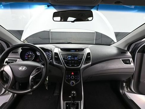 Used 2014 Hyundai Elantra SE FWD image 22
