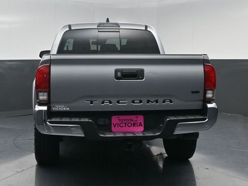 Used 2020 Toyota Tacoma SR5 RWD image 17