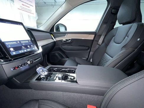 New 2025 Volvo XC90 T8 Core w/ Climate Package AWD/4WD image 2
