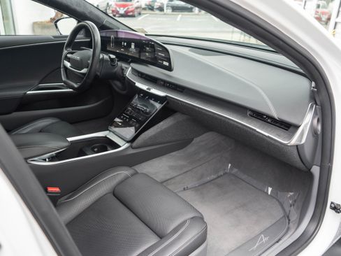 Used 2024 Lucid Air Touring AWD/4WD image 28