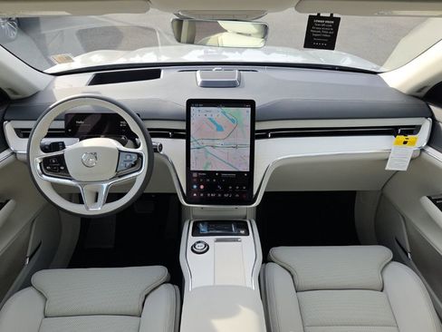 New 2025 Volvo EX90 Ultra w/ Protection Package Premier image 5