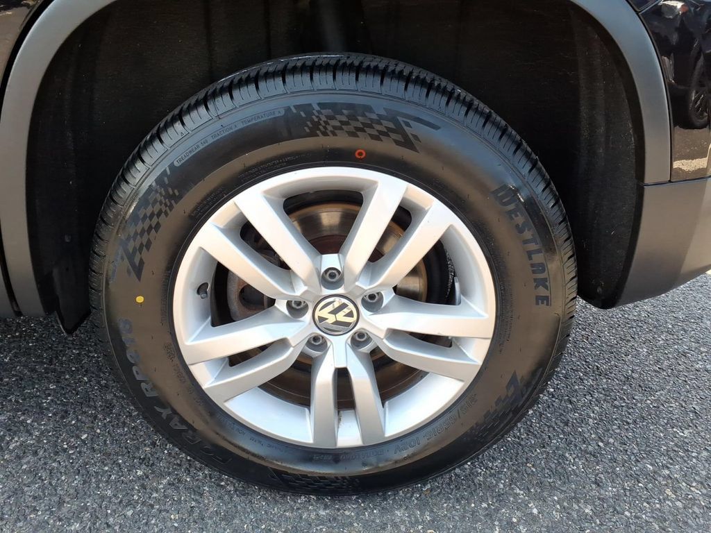 Used 2016 Volkswagen Tiguan S FWD image 16