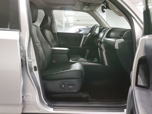 Used 2020 Toyota 4Runner SR5 Premium image 25