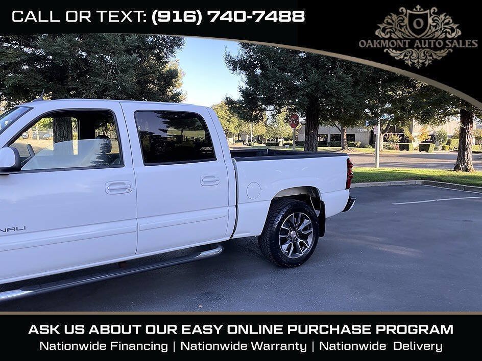 Used 2005 GMC Sierra 1500 Denali w/ Safe And Sound Package AWD/4WD image 5