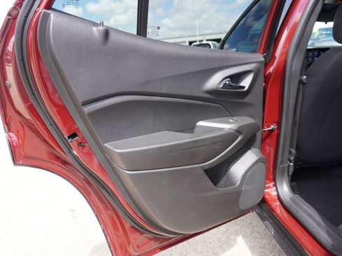 Used 2025 Chevrolet Trax LS w/ LS Convenience Package FWD image 20