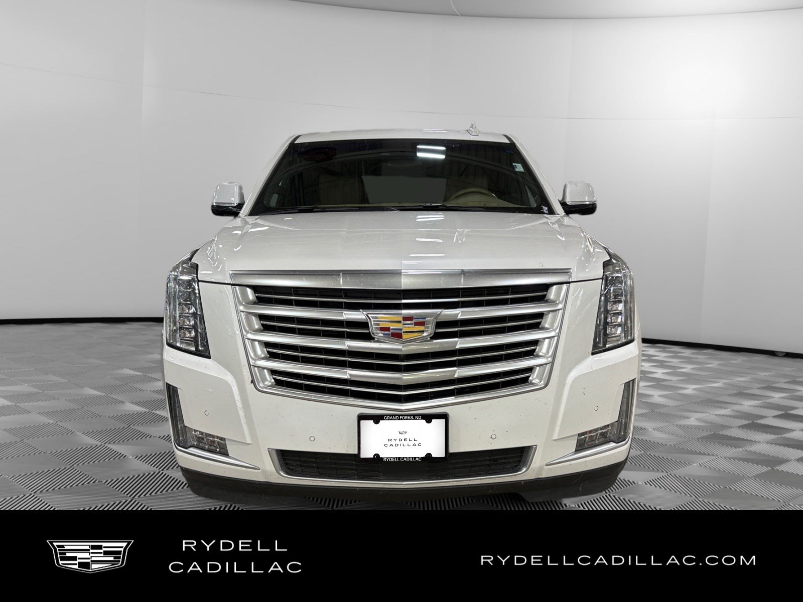 Used 2018 Cadillac Escalade Platinum AWD/4WD image 8