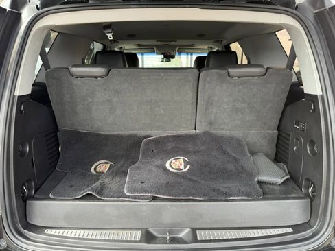 Used 2018 Cadillac Escalade Luxury AWD/4WD image 31