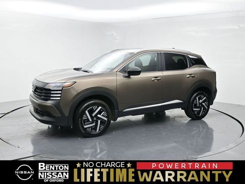 Used 2026 Nissan Kicks SV FWD image 1