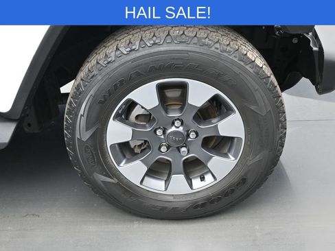 Used 2022 Jeep Wrangler Unlimited Sahara w/ Cold Weather Group image 34