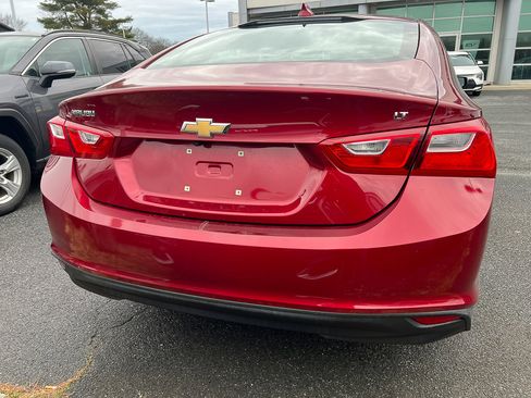 Used 2018 Chevrolet Malibu LT image 4