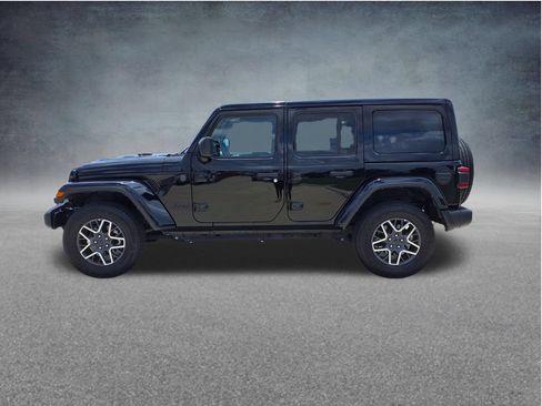 Used 2025 Jeep Wrangler Unlimited Sahara AWD/4WD image 5
