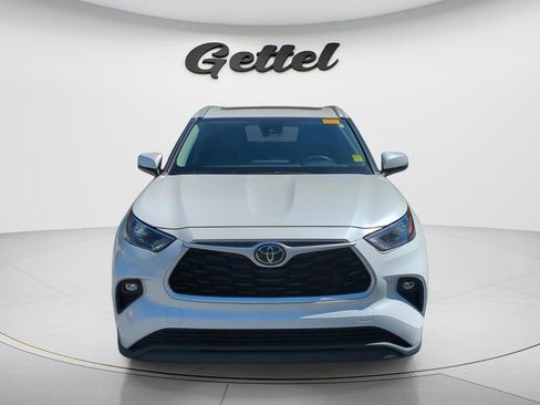 Used 2023 Toyota Highlander XLE image 8