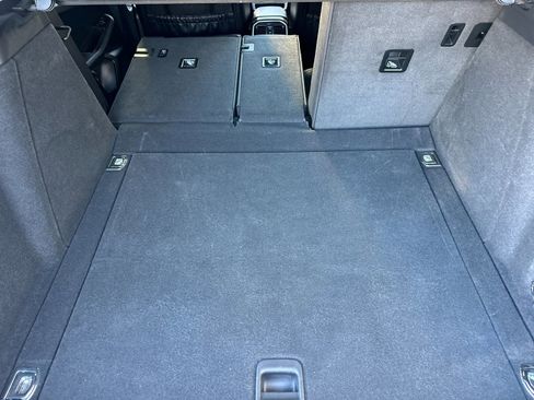 Used 2024 Porsche Macan image 17