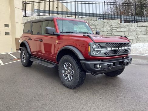 New 2025 Ford Bronco Badlands image 2