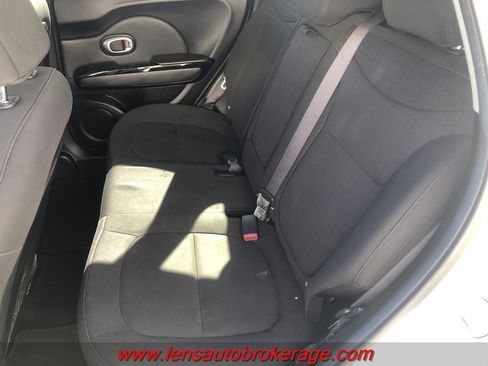 Used 2015 Kia Soul ! image 16