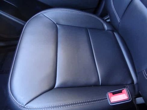 Certified 2022 Ford Explorer XLT w/ Equipment Group 202A image 34